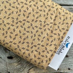 PRAIRIE by Lori Holt for Riley Blake Designs Bee in my Bonnet Fabrics Cotton for Quilting Crafts Sewing Apparel
