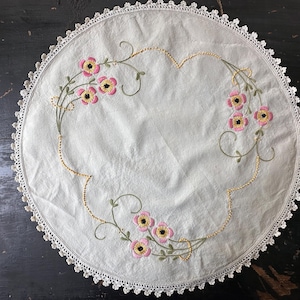 Vintage Floral Doily Table Decor Hand Embroidered Floral with Trim 19.5