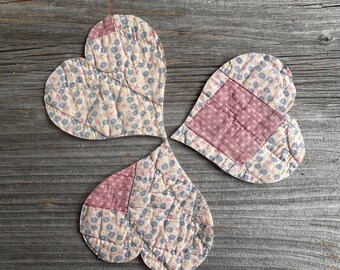 1960年代のモダンなパッチワーク、手縫いのキルティングと刺繍が施され