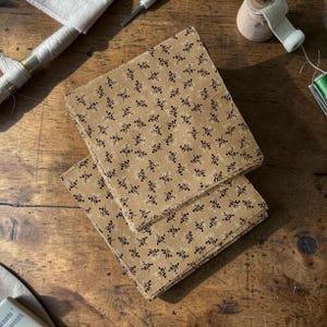 TYG Quiltrutor, 12 x 12 cm bomullslappar, vintageblommiga tyger 33 rutor