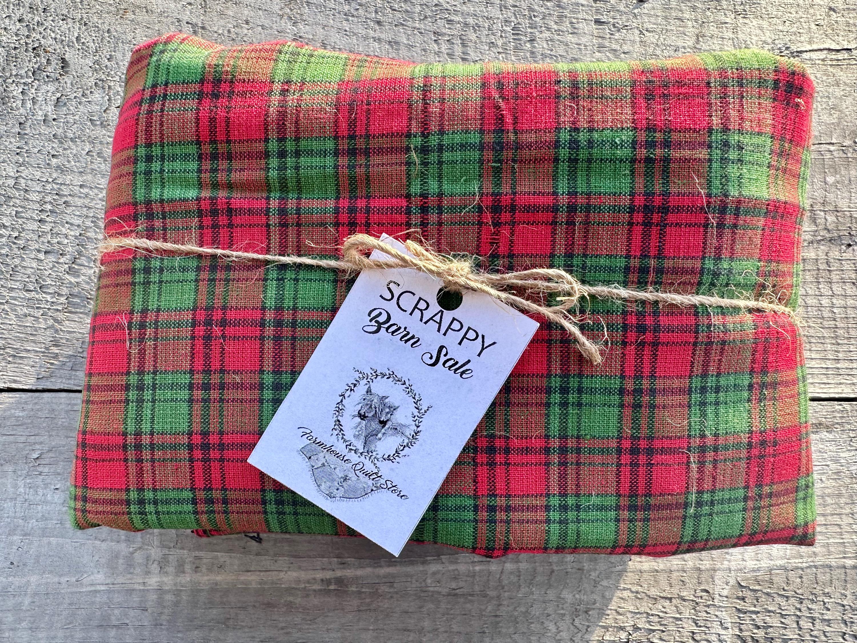 FABRIC BARN SALE 72 x 44 inch Christmas Holiday Plaid Green and Red Cotton Fabrics Quilting Apparel Home Decor Crafts