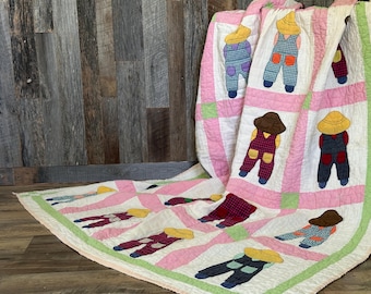 1960年代のモダンなパッチワーク、手縫いのキルティングと刺繍が施され