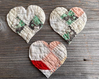 1960年代のモダンなパッチワーク、手縫いのキルティングと刺繍が施され