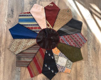 Nappe ronde brodée antique recyclée, cravates pour hommes 30 po.