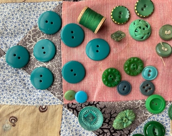 Vintage Buttons Sewing Supplies Junk Journaling Craft Mixed Assorted Buttons .5" Small and 1"Medium