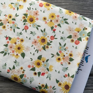 FATTO IN CASA da Echo Park Paper Co per Riley Blake Designs, splendido tessuto per trapunte e abbigliamento con motivo floreale a margherite