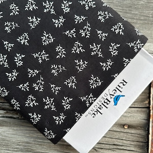 Tissu pour courtepointe en coton Riley Blake Designs BLACK TIE Vêtements et artisanat en noir et blanc