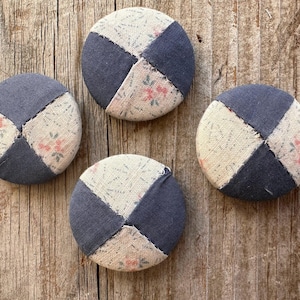 Buttons Vintage Patchwork - Handmade Quilt Covered Fabric Set of 4 Buttons 1.5 inches
