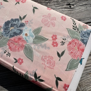 AFTERNOON TEA par Beverly McClough de Flamingo Toes pour Riley Blake Designs Pretty Floral Fabric