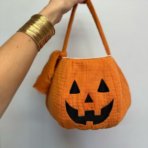 Personalisierte Halloween-Süßigkeitentüte/-korb (Garantierte Lieferung für Halloween bis 15.10.2024)