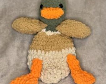 Muñeco de peluche de pato real tejido a crochet