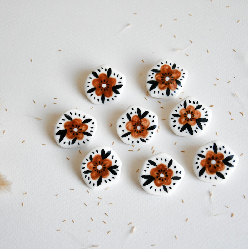 Enamelled porcelain brooch