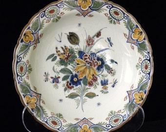 Royal Delft antique (1919) handpainted polychrome plate with floral decor (Porceleyne Fles)