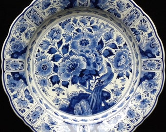 Royal Delft blue (1987) VERY LARGE handpainted commissioned plate with flowers and bird (Porceleyne Fles, as new)