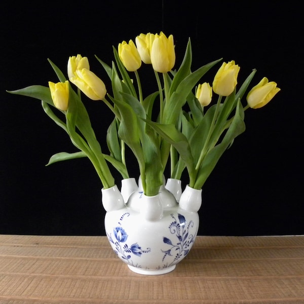 Royal Delfts blaue große Tulpenvasen mit 6 Tassen und floralem Dekor (Porzellanblumen, mit Geschenkartikeln)