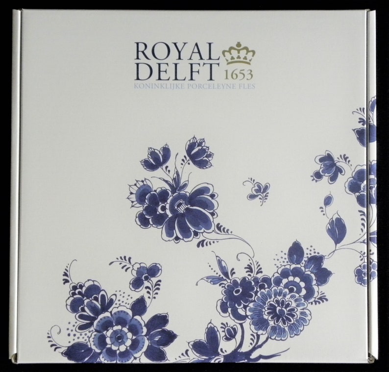Royal Delft blue 1987 VERY LARGE handpainted commissioned plate with flowers and bird Porceleyne Fles, as new image 10