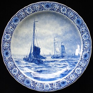 Royal Delft blue 1951 VERY LARGE handpainted plate razer, charger seascape with incoming ships, after H.W. Mesdag Porceleyne Fles image 5
