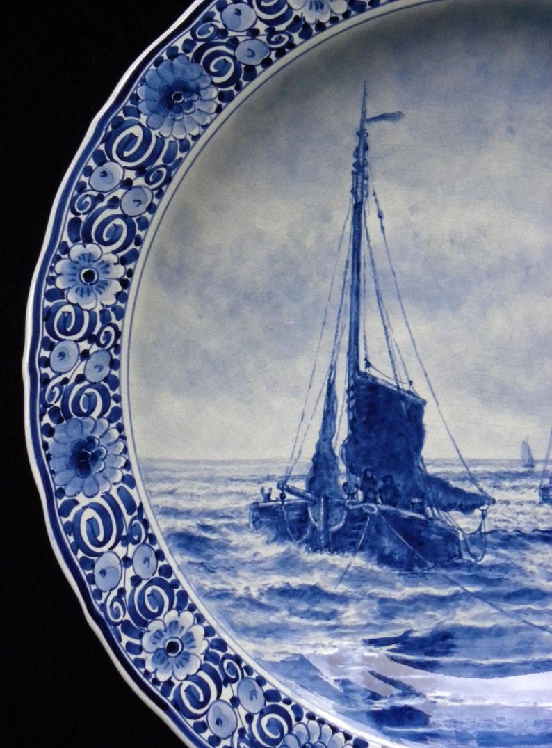 Royal Delft blue 1951 VERY LARGE handpainted plate razer, charger seascape with incoming ships, after H.W. Mesdag Porceleyne Fles image 2