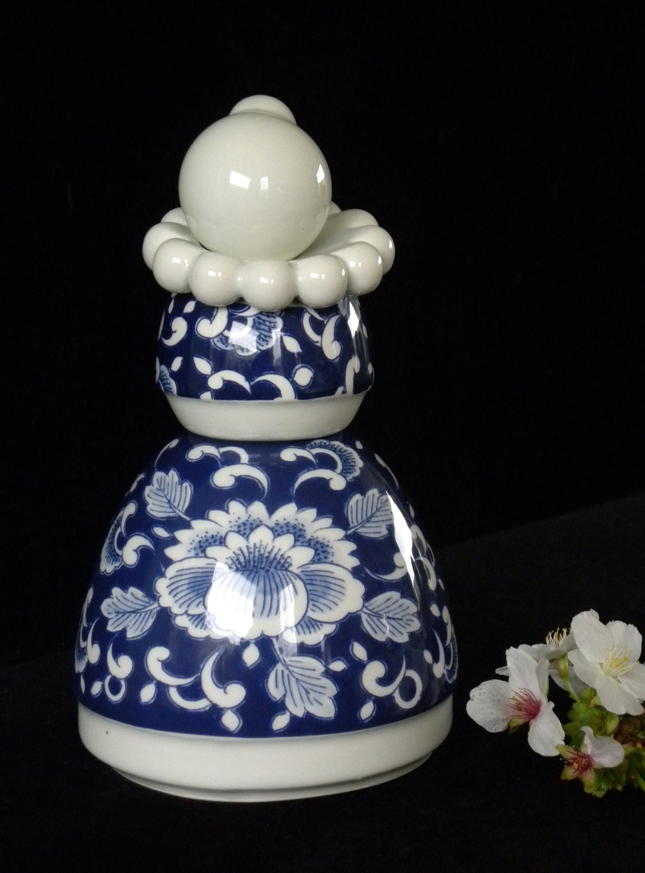 ロイヤルデルフト　プラウドメアリー Royal Delft Proud Mary Figurines - 6.5