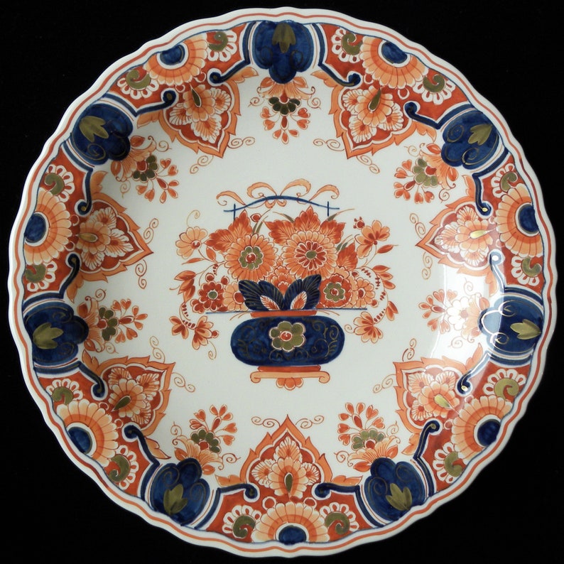 Royal Delft Pijnacker 1975 handpainted plate with floral motive Porceleyne Fles image 1