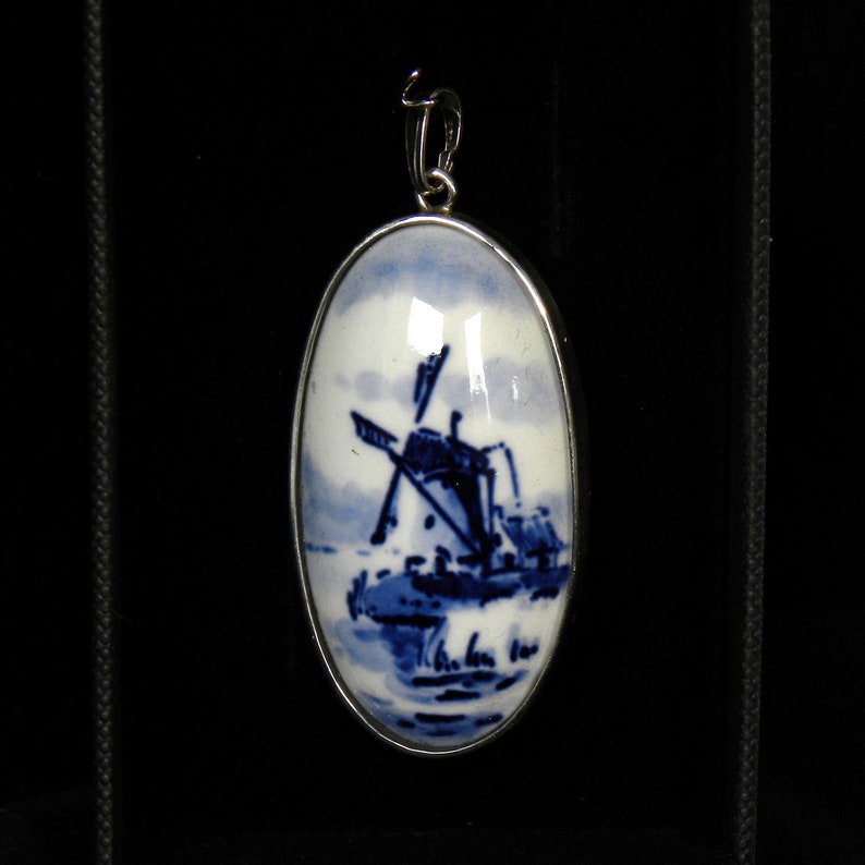 Royal Delft blue handpainted medallion in silver frame, windmill decor Porceleyne Fles, with gift box image 1