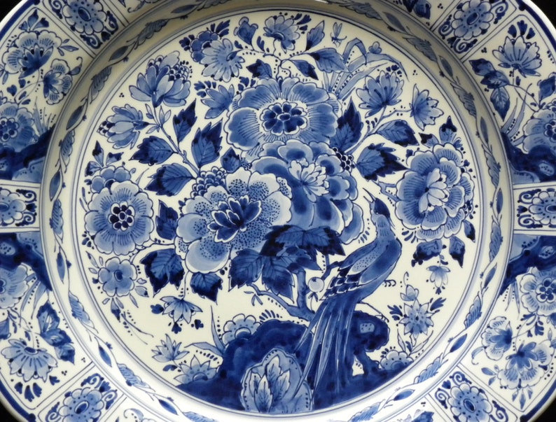 Royal Delft blue 1987 VERY LARGE handpainted commissioned plate with flowers and bird Porceleyne Fles, as new image 2