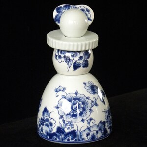 Royal Delft blue handmade Proud Mary Classic Flowers Porceleyne Fles, with gift box image 3