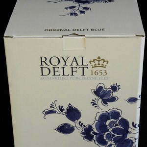 Royal Delfts blauwe grote tulpenvaas met 6 sjacheraars en floraal decor Porceleyne Fles, met geschenkdoos image 9