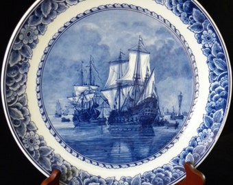 Royal Delft blue handmade Blueware plate with ships after Willem van de Velde (Porceleyne Fles, with gift packaging)