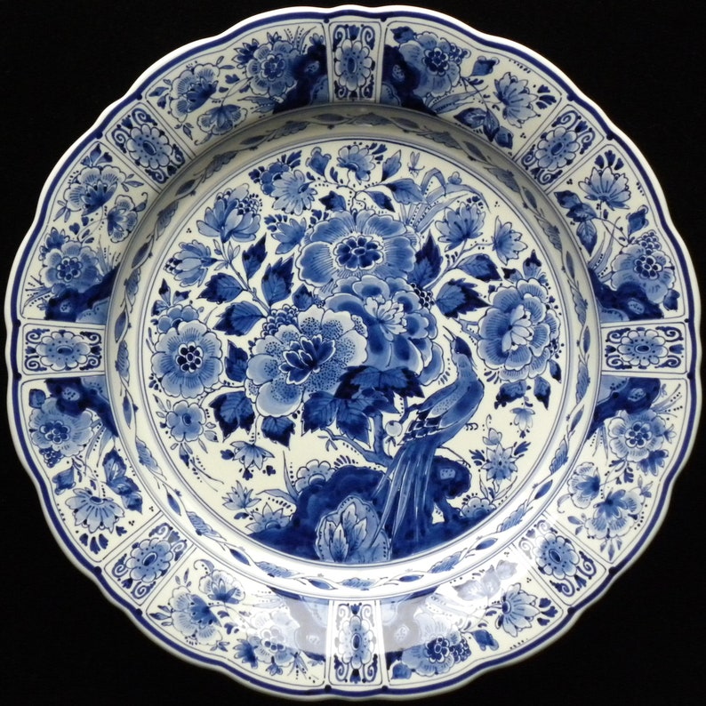 Royal Delft blue 1987 VERY LARGE handpainted commissioned plate with flowers and bird Porceleyne Fles, as new image 6