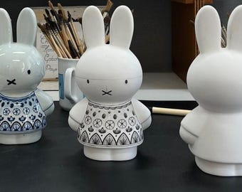 LOYAL DELFTロイヤルデルフトミッフィー Royal Delft Blue LARGE Handpainted Miffy (porceleyne Fles