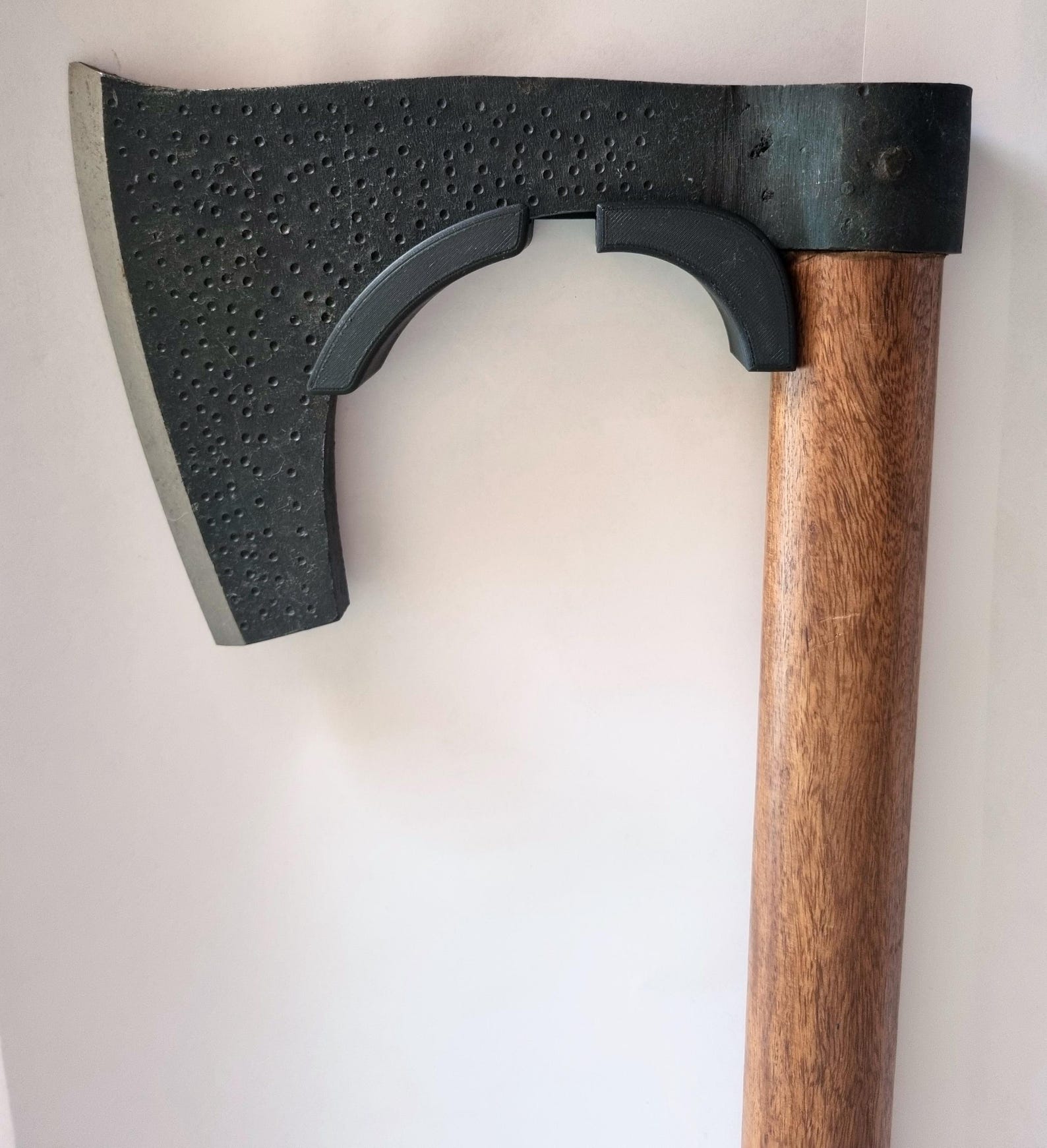 3D Printed Adjustable Tomahawk or Viking Axe Wall Hanger: Cosplay Axe ...
