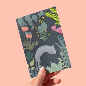 Carta d'arte gatto, biglietto d'auguri illustrato gatto, carta d'arte gatto e fiori, vuoto all'interno per ogni occasione SPEDIZIONE GRATUITA NEL REGNO UNITO