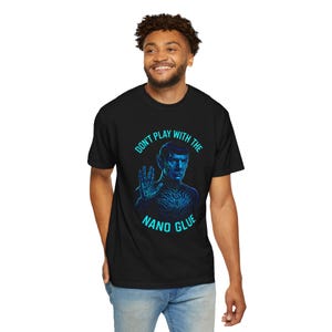 Don&#39;t play with the nano glue Spock Android Vulcan Salute T-shirt, Sci-fi Tee Gift, Unisex Graphic Top, Geeky Shirt, Star Trek Fan Clothing