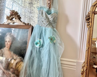 So gorgeous 1940-50's millennial fan prom dress blue tulle and satin with flora lave overlay hand beading and millenial flowers