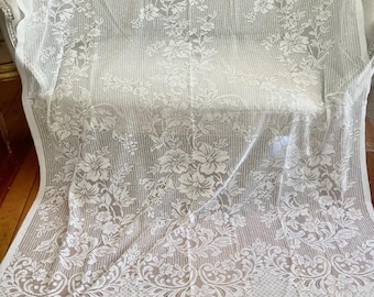 Lindo par de cortinas vintage grandes de renda branca com bandô embutido - um par (dois painéis)