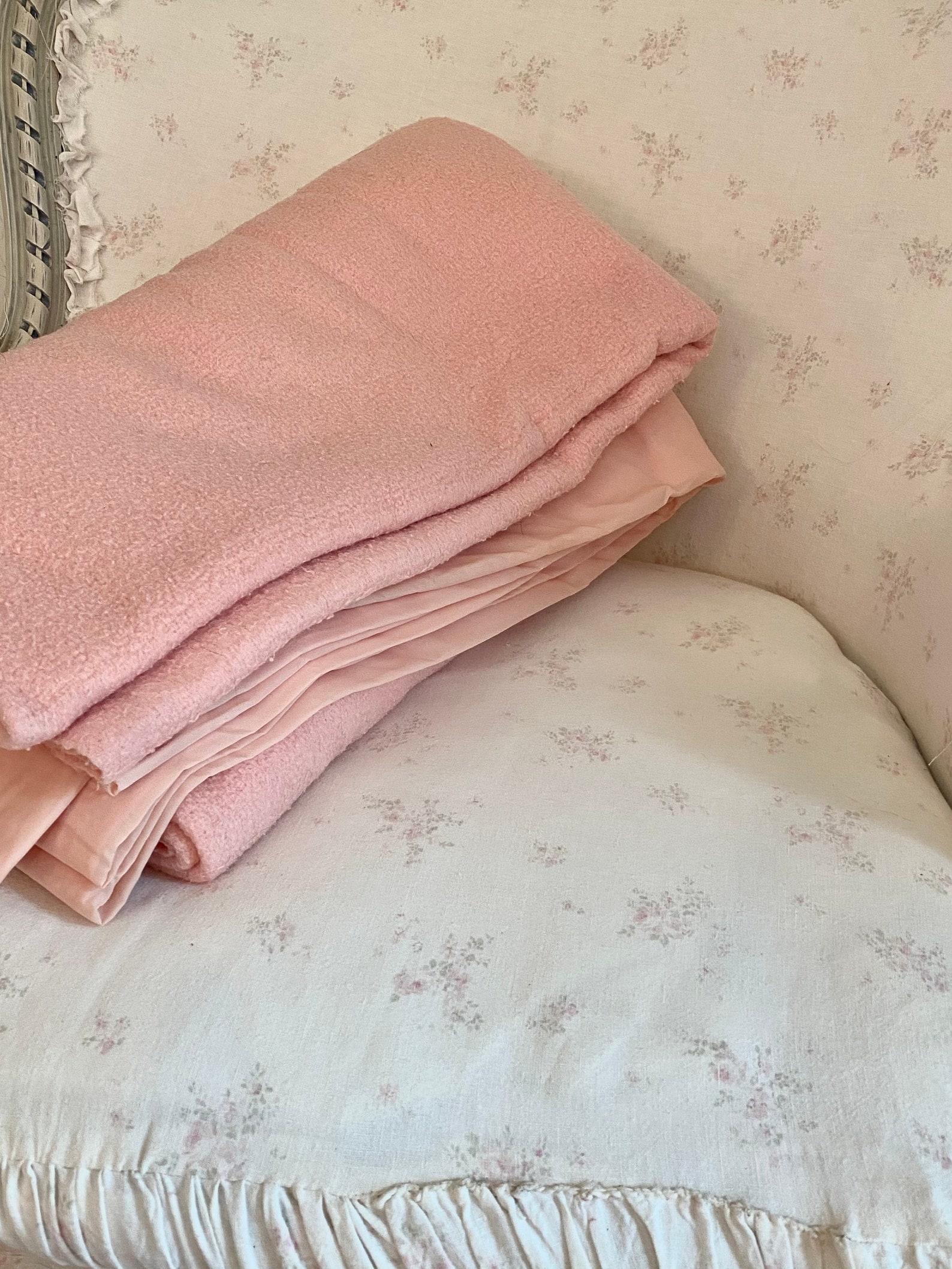 Very early Chatham wool blanket with satin . Salmon and pink Etsy