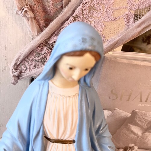 Gorgeous vintage shabby chic vintage sold Mary statue chalkware