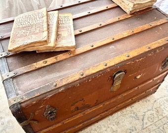 Rare luxury Crouch & Fitzgerald steamer trunk from estate Farmhouse coffee table Franklin D Roosevelt historical trunk brand