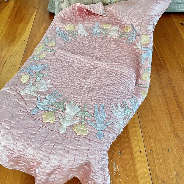 The prettiest rare shabby chic 1950's hand made "circle of friends" lap quilt pink runched satin with pastel embroidered collectible