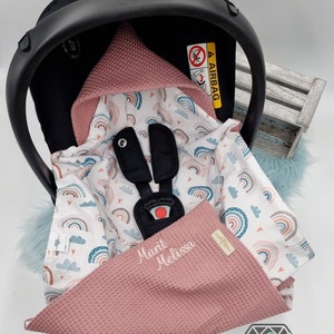 Einschlagdecke für Babyschale 3-Punkt Gurtsystem mit Kapuze / Personalisierbar mit Namen / Geschenk Geburt / Waffelpiqué & Popeline Bild 1