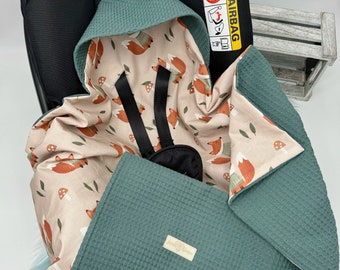 Personalized baby car seat wrap • 3-point harness system • Waffle pique/poplin • Baby car seat blanket • Baby gift