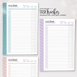 Pu&ograve; includere: Tre pagine di tracciamento delle attivit&agrave; stampabili con un design semplice. Le pagine sono di colori diversi: azzurro, rosa tenue e lavanda. Ogni pagina ha un'intestazione che dice "TASK Tracker" e include una sezione per il mese e l'anno, nonch&eacute; colonne per l'attivit&agrave;, la data di scadenza e l'attivit&agrave; completata.