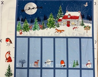 Könnte beinhalten: Ein weihnachtliches Stoffpaneel mit einer Winterlandschaft, die ein Haus, Bäume und einen Vollmond zeigt. Der Schlitten des Weihnachtsmanns ist am Himmel zu sehen. Das Paneel enthält nummerierte Felder für einen Adventskalender und Illustrationen.