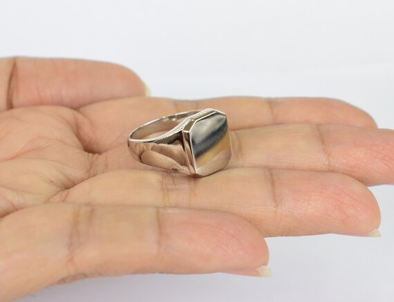 Amazon Essentials Flat Top Signet Ring - Rhodium Plated Silver Oval Band, Size 10 - View #8