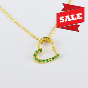 Collana con ciondolo a forma di cuore in autentico smeraldo / Collana in oro massiccio 18K 14K 10K / Delicato ciondolo a forma di cuore / Gioielli di San Valentino / Collana a forma di cuore