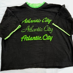 vintage 80s single stitch Atlantic City cropped layered Tshirt