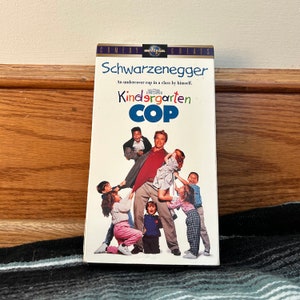Kindergarten Cop (VHS, 1990) Comedy Action Movie