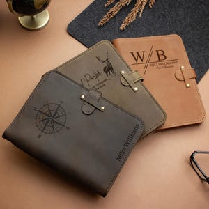 Regalo corporativo personalizado para hombres o mujeres. Diario de cuero personalizado para él o ella. Compañero de trabajo jubilado. Regalo de despedida con logotipo.