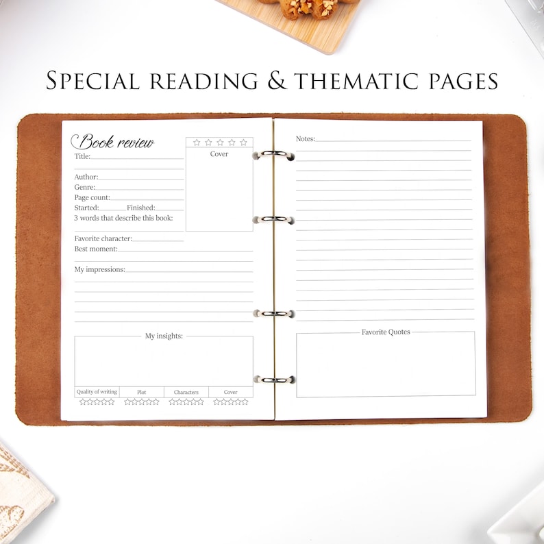 Puede incluir: Cuaderno abierto con p&aacute;ginas rayadas para rese&ntilde;as de libros. La p&aacute;gina izquierda tiene secciones para t&iacute;tulo, autor, g&eacute;nero y un sistema de calificaci&oacute;n. La p&aacute;gina derecha es para notas y citas favoritas. La portada es marr&oacute;n con el texto "SPECIAL READING & THEMATIC PAGES".